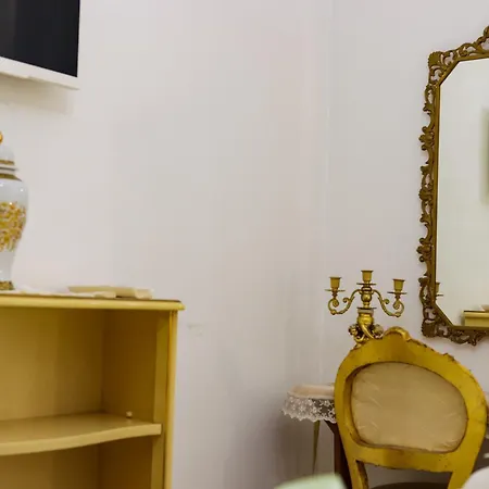 Apartment Giallo Napoletano Naples