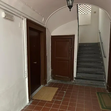 Apartment Bilocale A Chiaia Vicino A Via Dei Mille