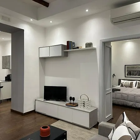 Apartment Bilocale A Chiaia Vicino A Via Dei Mille