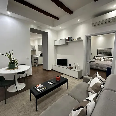 Bilocale A Chiaia Vicino A Via Dei Mille Apartment *