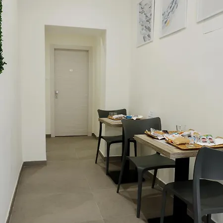 Dimora Savoia Naples