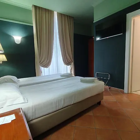 Nuvo 4* Naples