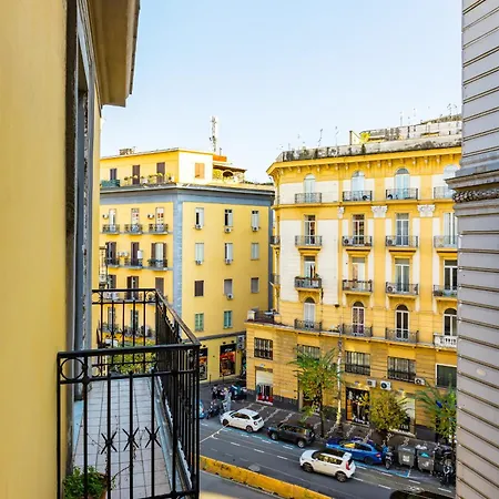 Apartment Casa Al Rettifilo Con Terrazzo By Wonderful Italy *