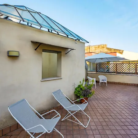 Apartment Casa Al Rettifilo Con Terrazzo By Wonderful Italy