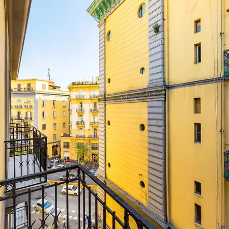 Apartment Casa Al Rettifilo Con Terrazzo By Wonderful Italy