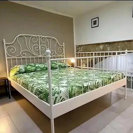 Gianni's Spaccanapoli Apartment
