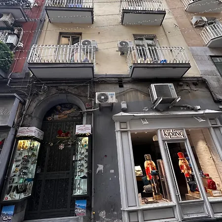 La Bella A Chiaia