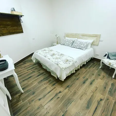 Bed & Breakfast La Di Laura Napoli