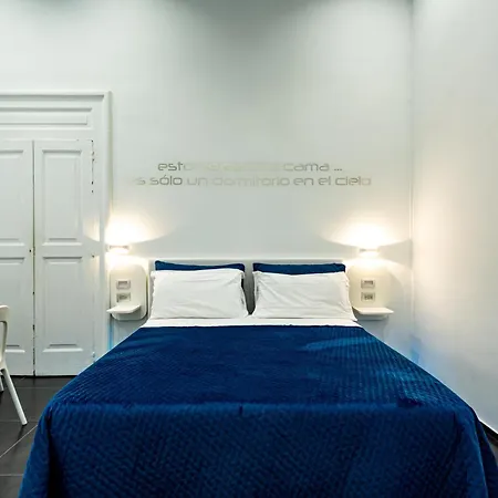 Bed & Breakfast Skyhouse Chiatamone
