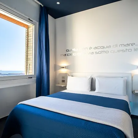 Skyhouse Beverello 3* Naples