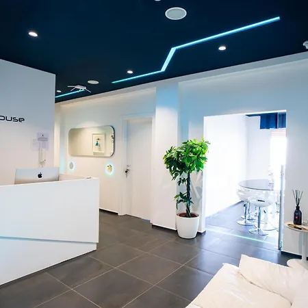Skyhouse Beverello 3*