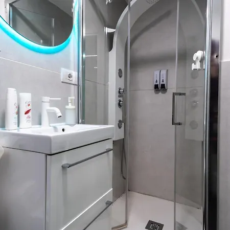 Skyhouse Duomo Bed & Breakfast Naples