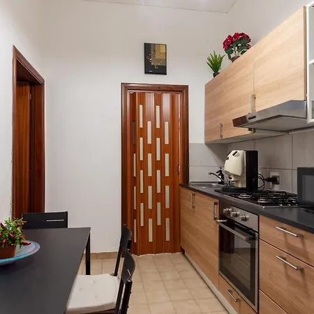 Apartment Am - Tra Il Centro E La Stazione Naples