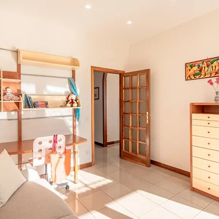 Bright Private Parking - Happy Apartment