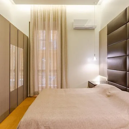 Partenope Luxury Light House Apartment