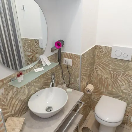 The Sun Boutique 3* Naples