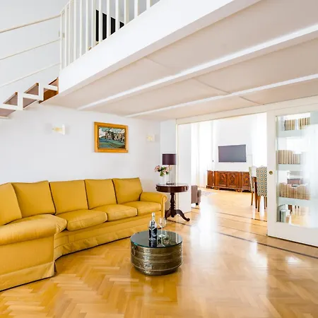 Centrally Located By The Sea Prestigious Apartment