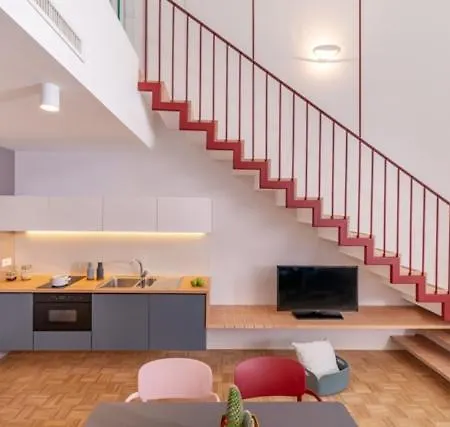 Piazza Bellini&apartments 3*