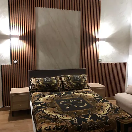 Toledohomenapoli Holiday home *