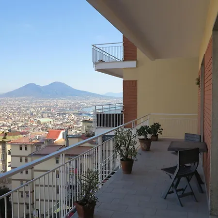 Pretty Panoramic - Half Way Center-vomero District Apartment