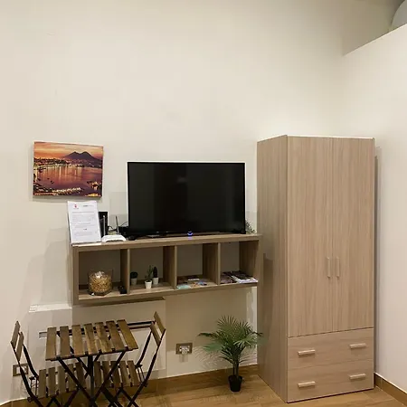 Toledohomenapoli Holiday home *