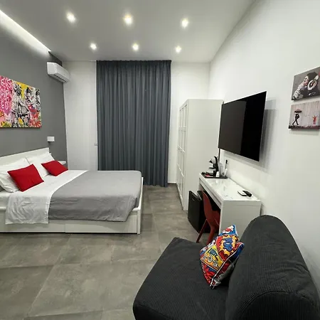 Napolitan Pop House Bed & Breakfast *