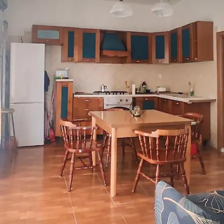 Tra I Giardini Della Scalinata Di San Gennaro Apartment Naples