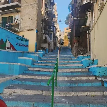 Tra I Giardini Della Scalinata Di San Gennaro Apartment Naples