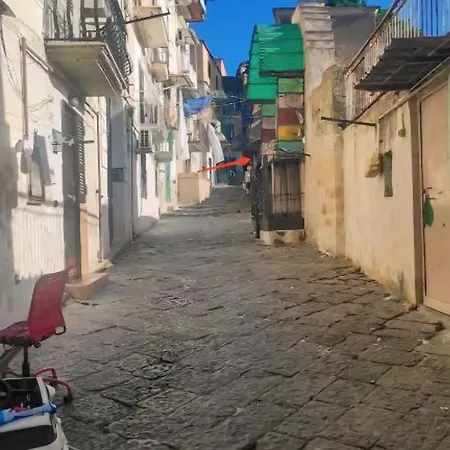 Apartment Tra I Giardini Della Scalinata Di San Gennaro