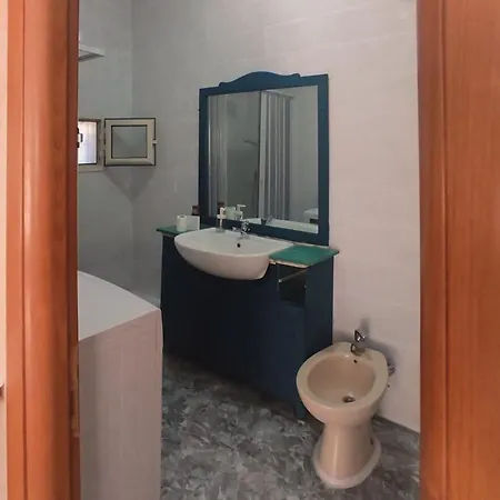 Apartment Tra I Giardini Della Scalinata Di San Gennaro *