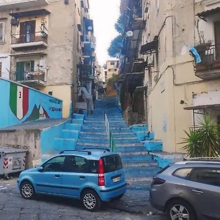 Tra I Giardini Della Scalinata Di San Gennaro * Naples