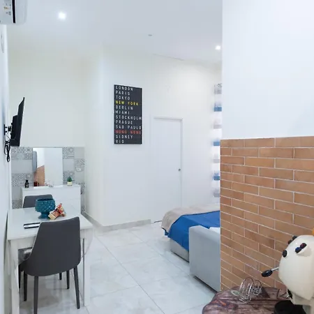 アパート Benni House