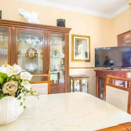 Napoleon In Principe Umberto Square Apartment *