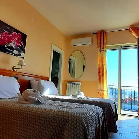 Pacis Bed & Breakfast *