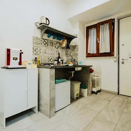Apartment Ricomincio Da 3 Capri Centro Storico Naples
