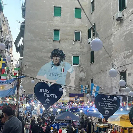 Casetta Piazza Plebiscito * Naples