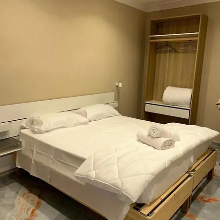 Guest house Business House