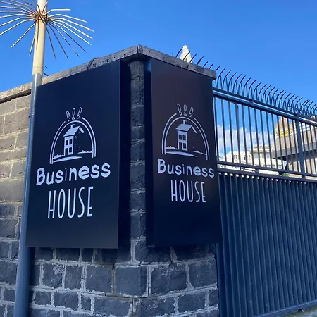 Business House * Naples