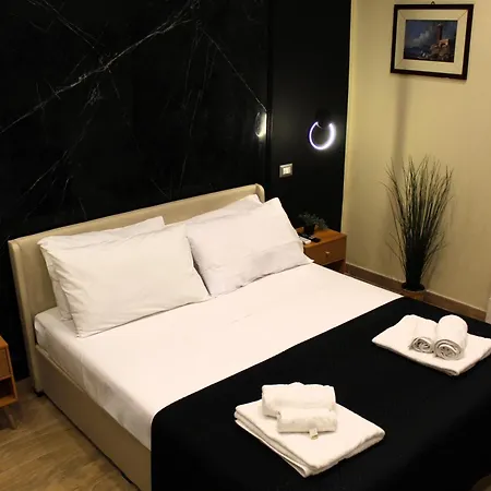 Blackwoody Contemporary - Centro Storico Via Toledo Napoli