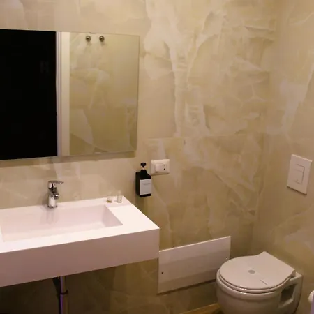 Blackwoody Contemporary - Centro Storico Via Toledo