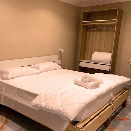 Business House Naples