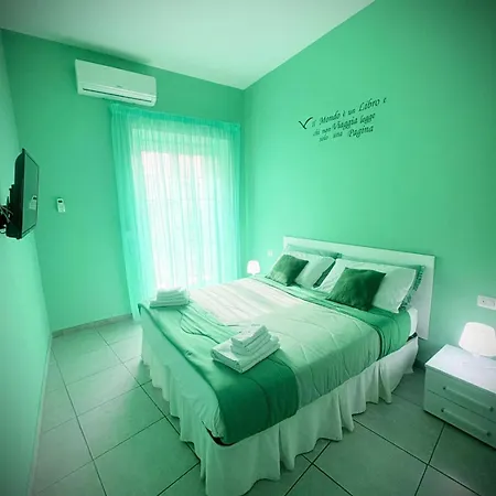 Rianna House 2* Napels