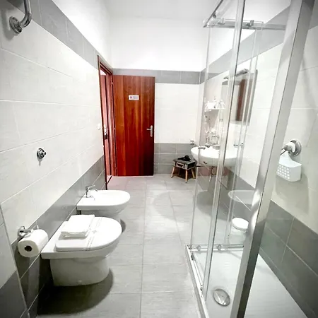 Rianna House Bed & Breakfast 2*