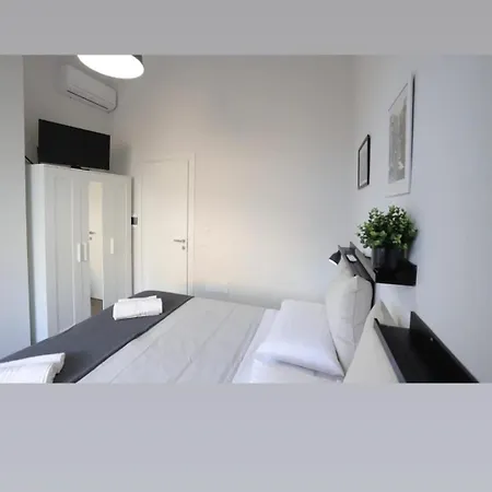 Tammurriata Nera Bedroom *