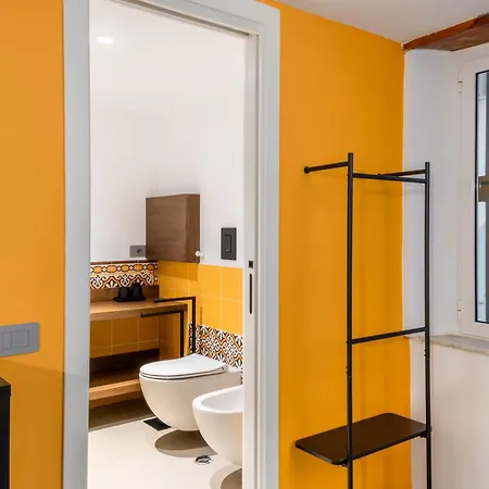 Apartment Tra I Vicoli Di Napoli, La Olivella Design E *