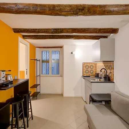 Apartment Tra I Vicoli Di Napoli, La Olivella Design E Naples