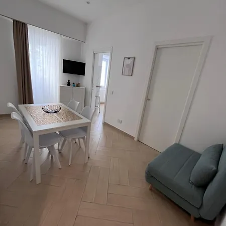 Gold Apartment