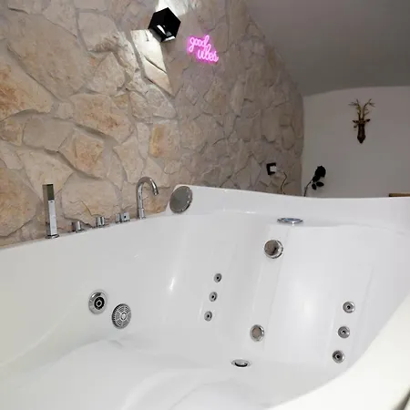 Centro - Grottino Con Vasca Idromassaggio *