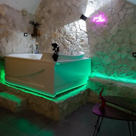 Apartment Centro - Grottino Con Vasca Idromassaggio Naples