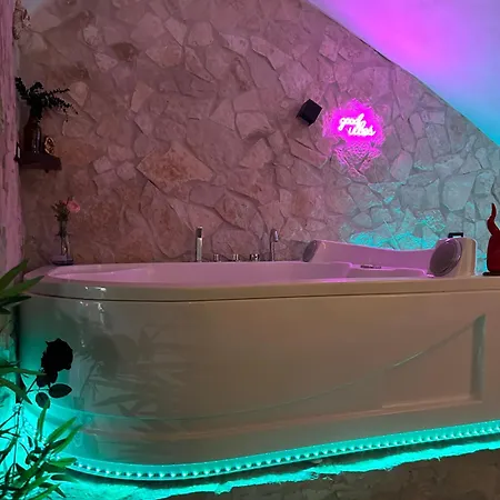 Centro - Grottino Con Vasca Idromassaggio Apartment Naples